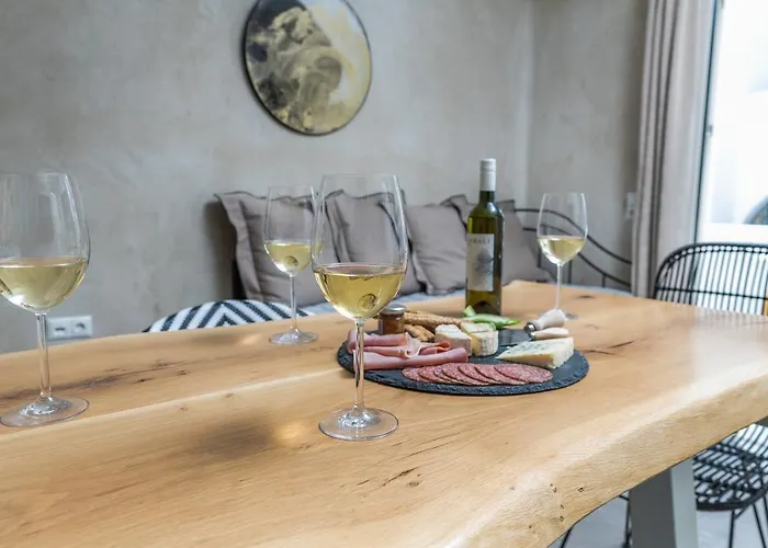 Elizabeth's Dream Place ι * Naxos City